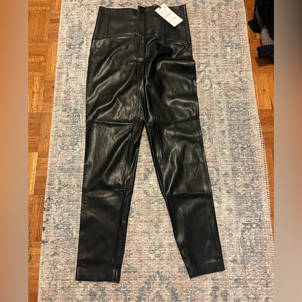 Zara faux leather skinny pants size medium, NWT